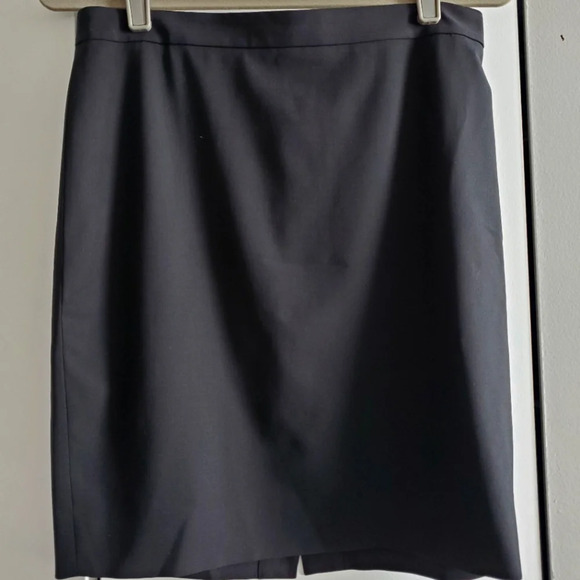 J. Crew Dresses & Skirts - J.Crew Black Classic B-Stretch Wool Pencil Skirt 6 Petite